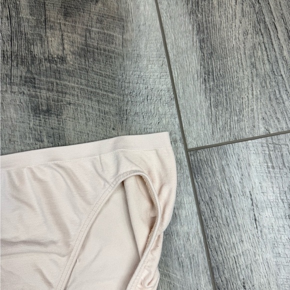 VS Nude Bikini Underwear - Picture 4 of 10